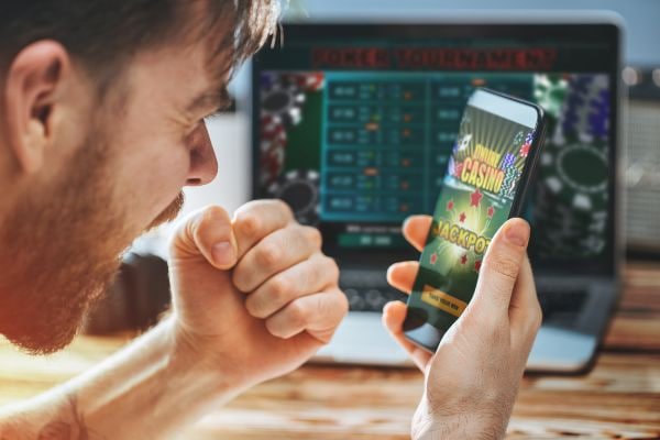 Slot Online và Live Casino tại cash game
